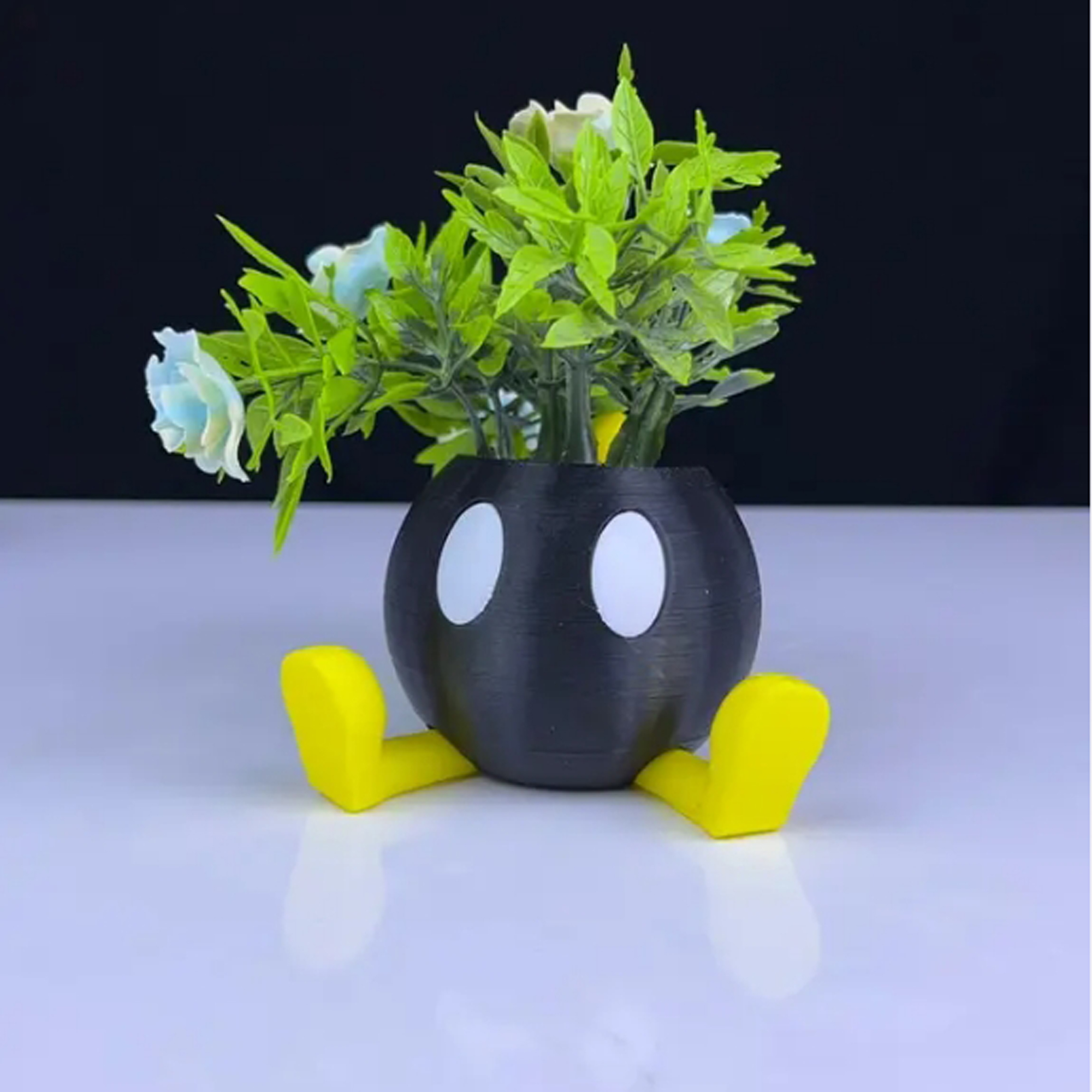 Bob-Omb Planter  - Super Mario Figurine Desk Pet